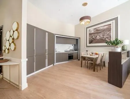 Piazza Luxury Nel Cuore Di Apartament