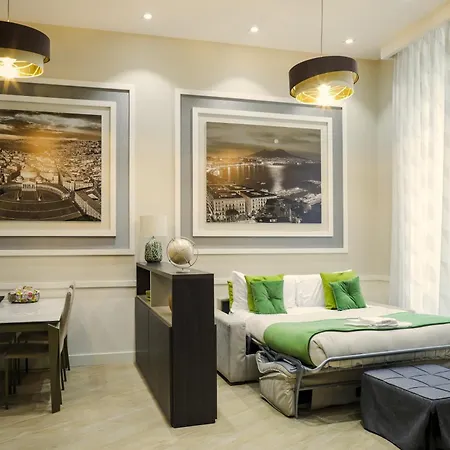 Piazza Luxury Nel Cuore Di * ナポリ